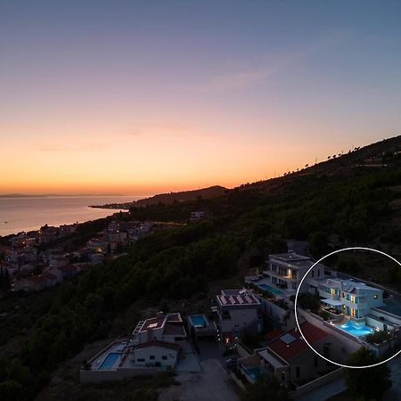 Villa Allegra With 32Msq Heated Pool, 300M Far From Sandy Beaches, Open Sea View オミシュ エクステリア 写真