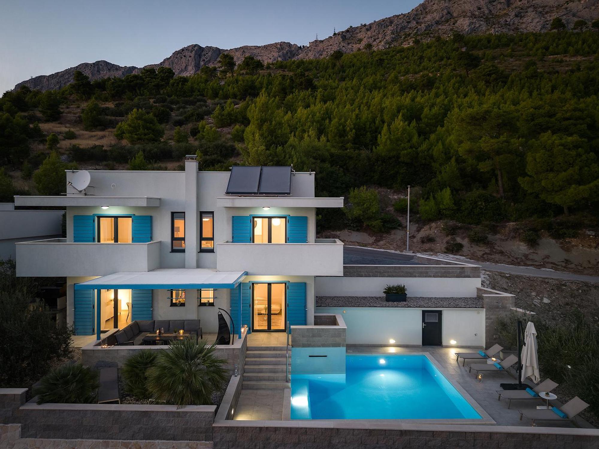 Villa Allegra With 32Msq Heated Pool, 300M Far From Sandy Beaches, Open Sea View オミシュ エクステリア 写真
