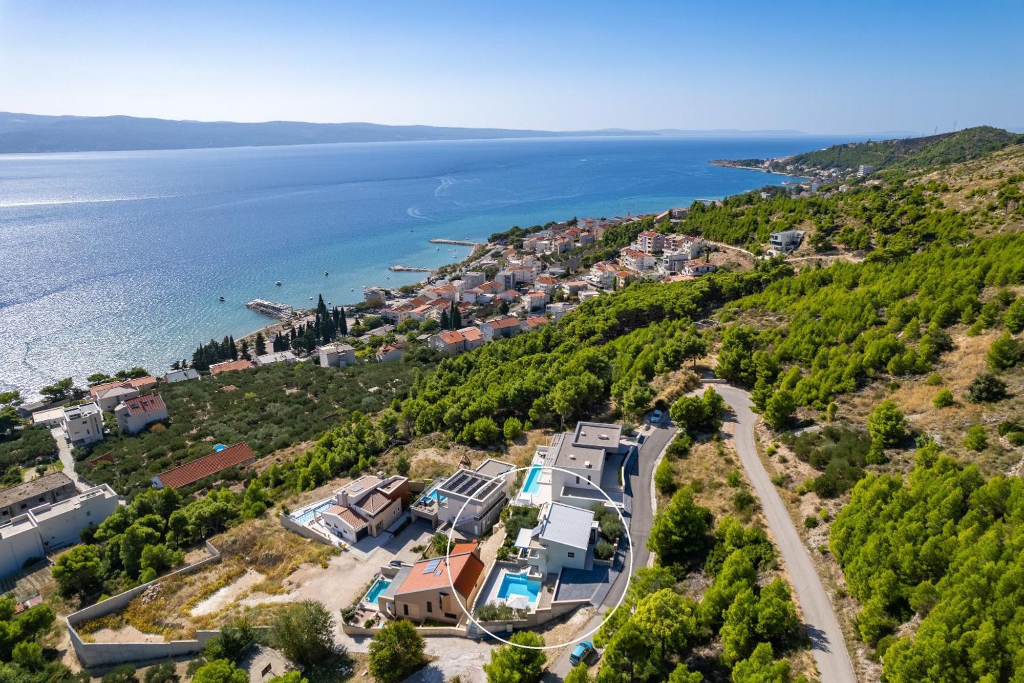 Villa Allegra With 32Msq Heated Pool, 300M Far From Sandy Beaches, Open Sea View オミシュ エクステリア 写真