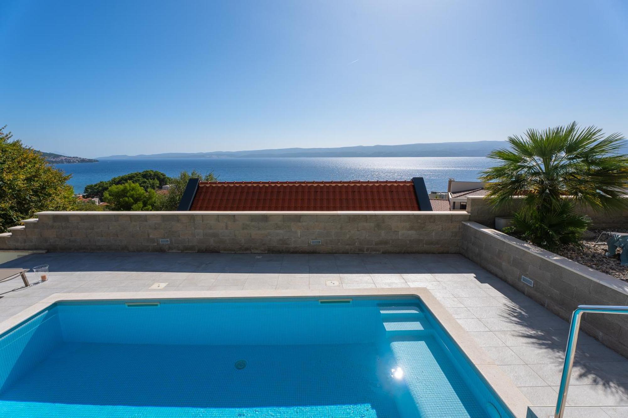 Villa Allegra With 32Msq Heated Pool, 300M Far From Sandy Beaches, Open Sea View オミシュ エクステリア 写真