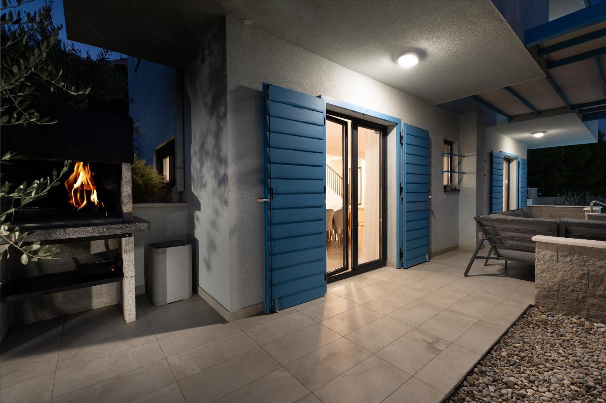 Villa Allegra With 32Msq Heated Pool, 300M Far From Sandy Beaches, Open Sea View オミシュ エクステリア 写真