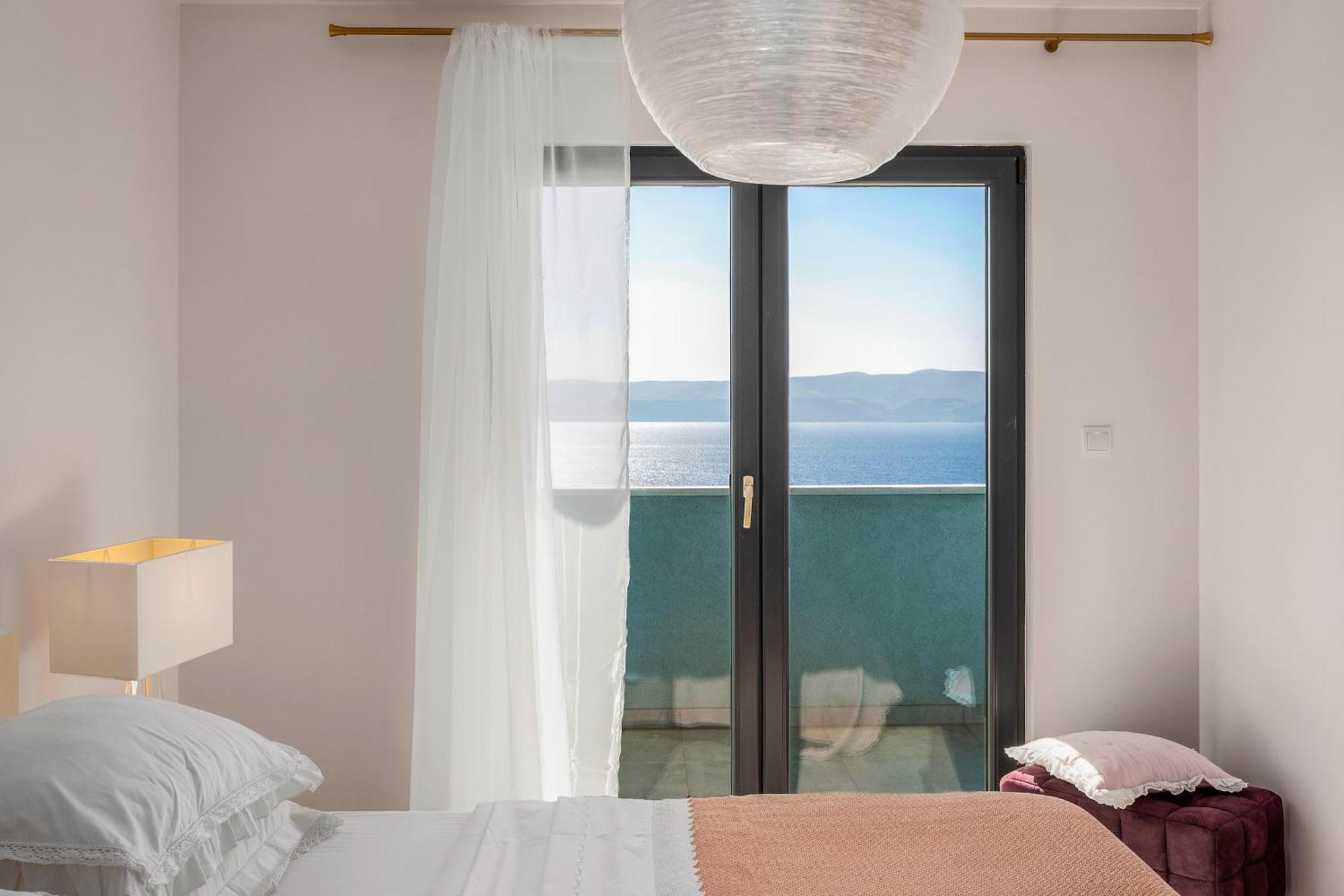 Villa Allegra With 32Msq Heated Pool, 300M Far From Sandy Beaches, Open Sea View オミシュ エクステリア 写真