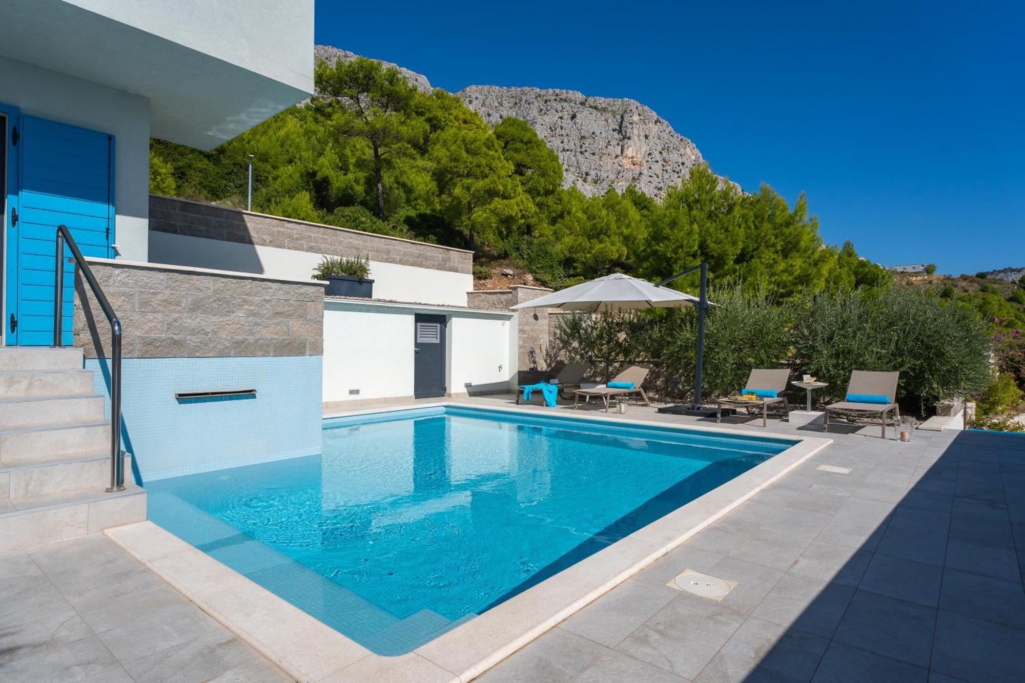 Villa Allegra With 32Msq Heated Pool, 300M Far From Sandy Beaches, Open Sea View オミシュ エクステリア 写真