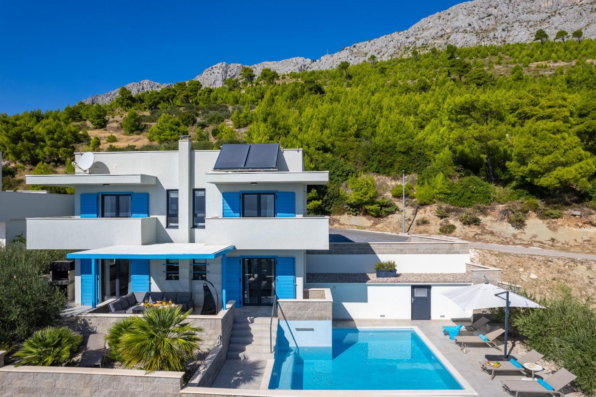 Villa Allegra With 32Msq Heated Pool, 300M Far From Sandy Beaches, Open Sea View オミシュ エクステリア 写真